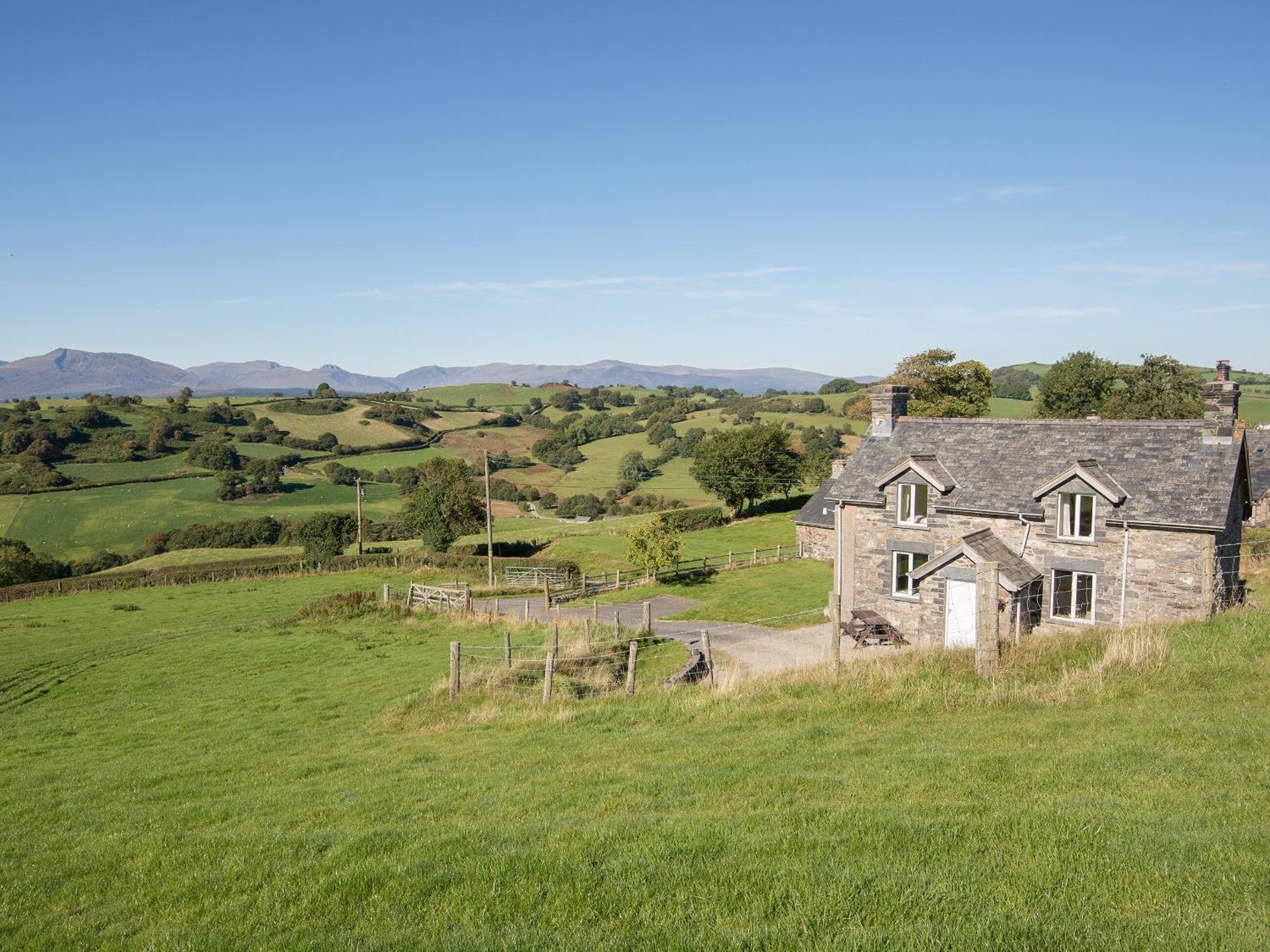 Cefn Bach Villa Capel Garmon Luaran gambar
